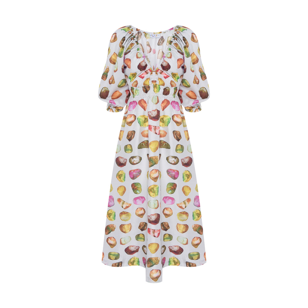 Vista frontal do Vestido Maysa Pedraria em seda pura com elástico no busto e cintura e estampa exclusiva multicolorida.